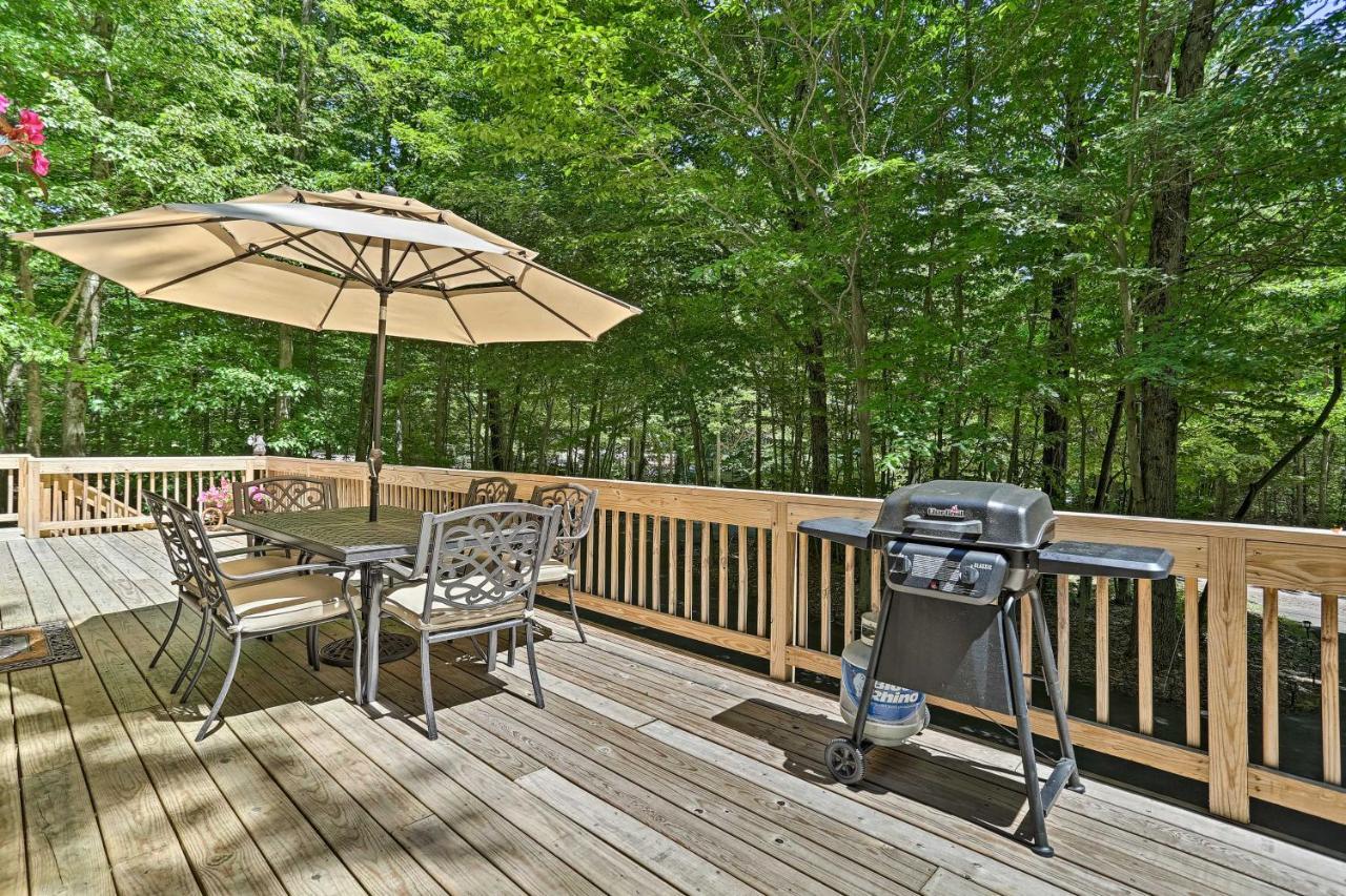 Bear Den Rustic Pocono Lake Home With Game Room! Экстерьер фото
