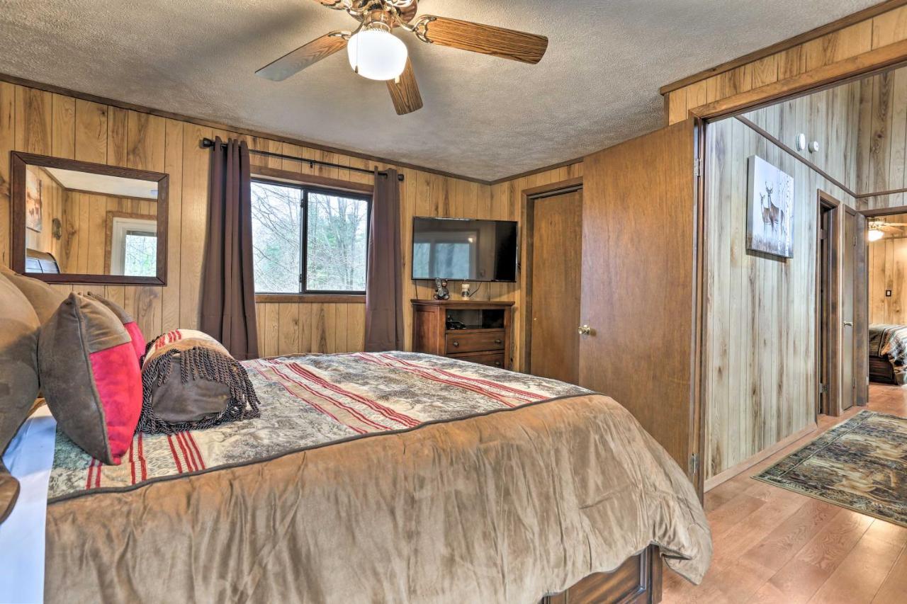 Bear Den Rustic Pocono Lake Home With Game Room! Экстерьер фото