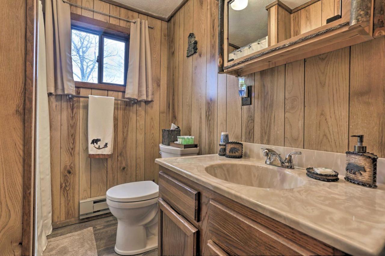 Bear Den Rustic Pocono Lake Home With Game Room! Экстерьер фото