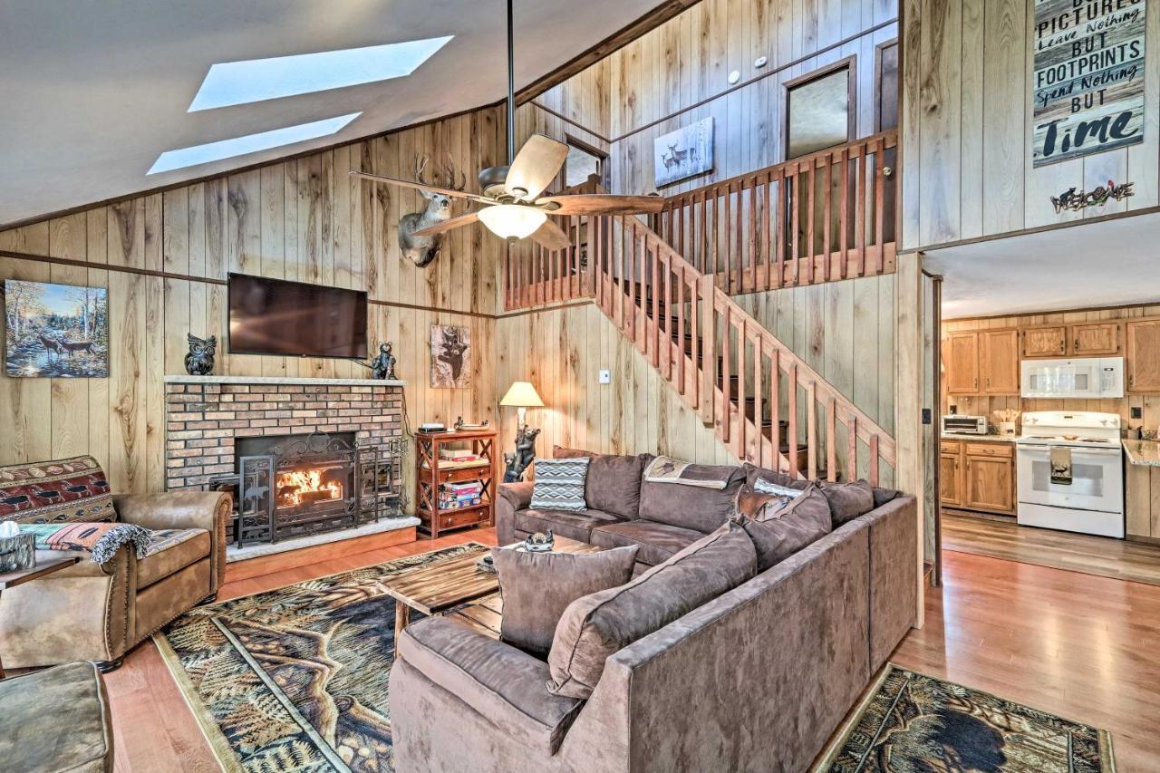 Bear Den Rustic Pocono Lake Home With Game Room! Экстерьер фото