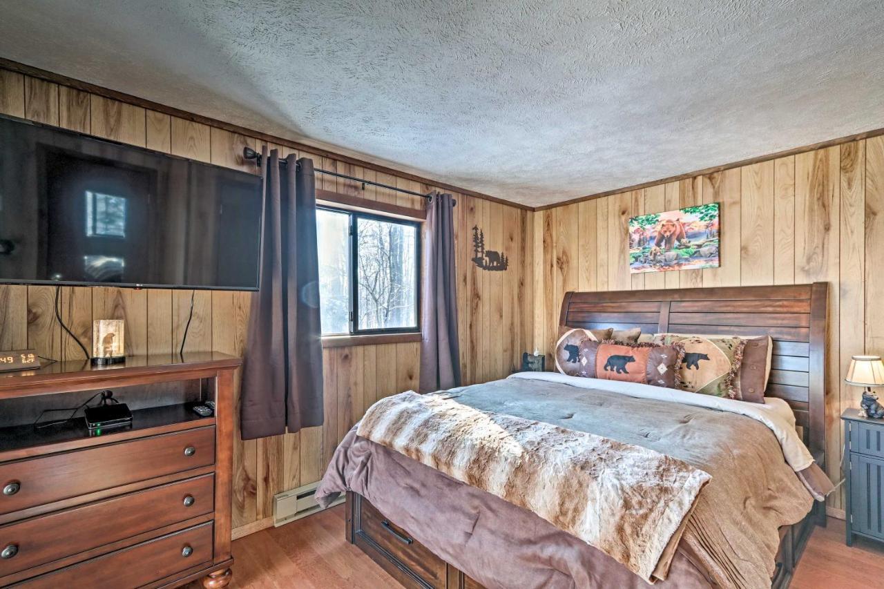 Bear Den Rustic Pocono Lake Home With Game Room! Экстерьер фото