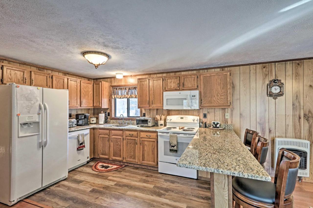 Bear Den Rustic Pocono Lake Home With Game Room! Экстерьер фото